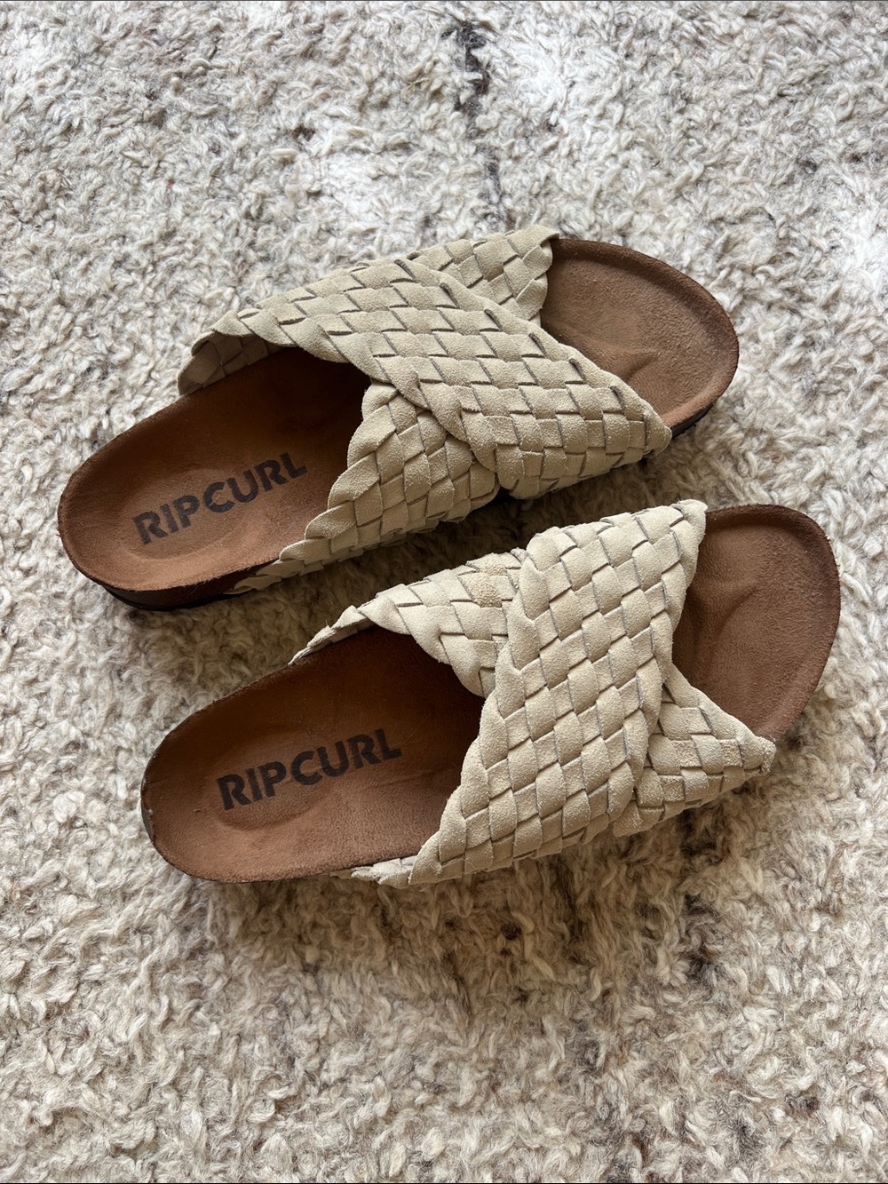 Like New - Rip Curl Women’s Tan Woven Crossband Slides